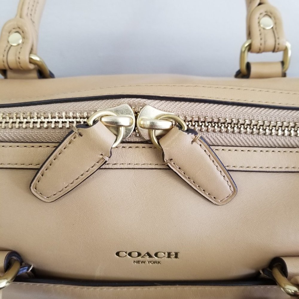 100% AUTHENTIC  COACH LEGACY LEATHER HALEY SATCHEL 23574 B4/Sand Beige Tassels - Picture 12 of 12